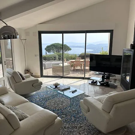 Villa Charmante 3 Avec Jardin, Climatisation Et Parking Aux Issambres - Fr-1-768-45 *